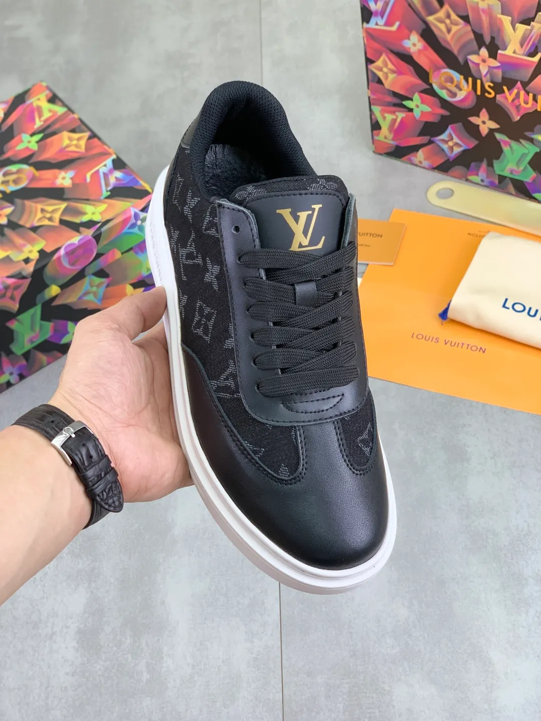 Men's men's shoes💰P520💰[New model]🆘High quality cowhide [Louis Vuitton]LV official website latest model🎁casual and fashionable men's shoes👟hot style💥simple and elegant style, exclusive for trendy men. Unique official website latest brand elements👑original decoration, fashionable and generous, the fabric is made of original denim➕comfortable and breathable mesh lining➕cow leather feet ✅The official website specifies wear-resistant casual outsole, the classic model is taken in real life🎬Color: 5⃣️colors available😍Number of codes: 38-44 Full set of packaging